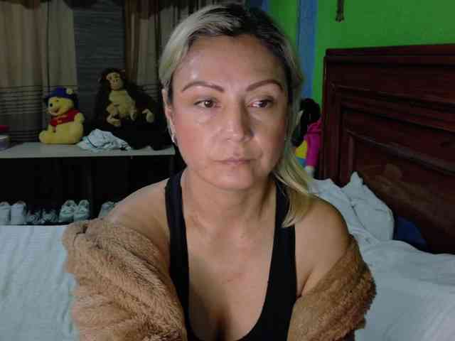 Charlizetheron1 webcam