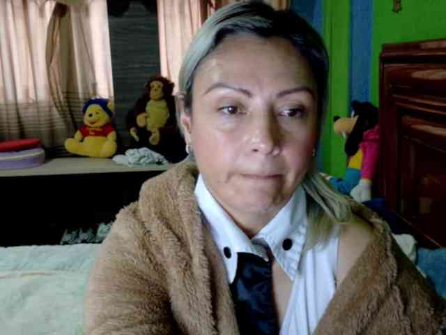 Charlizetheron1 webcam