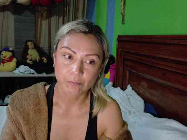 Charlizetheron1 webcam