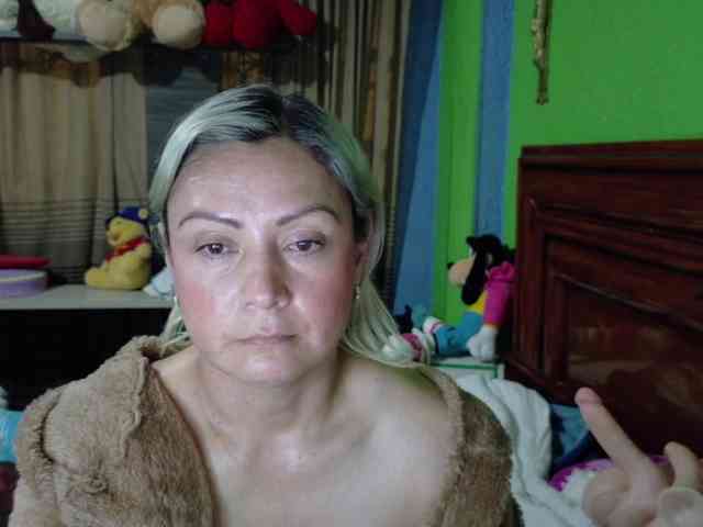 Charlizetheron1 webcam