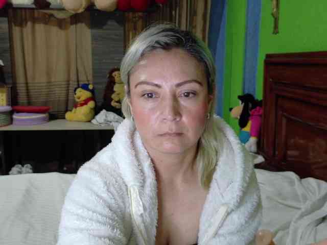 Charlizetheron1 webcam