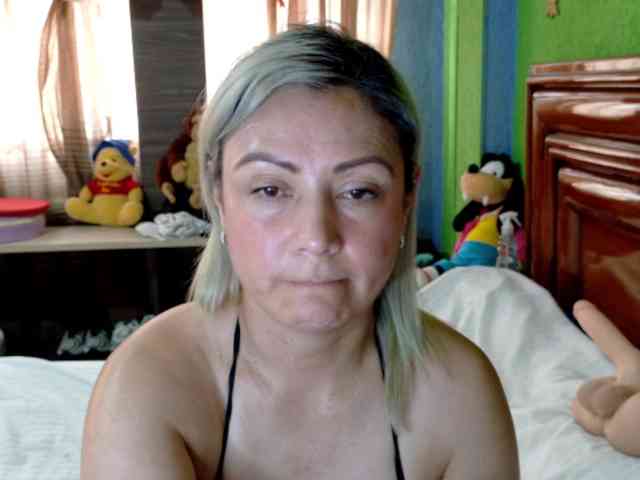 Charlizetheron1 webcam