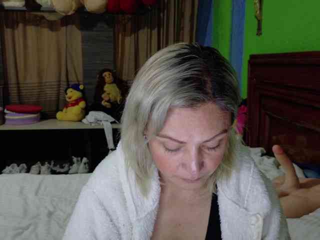 Charlizetheron1 webcam