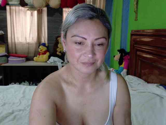 Charlizetheron1 webcam