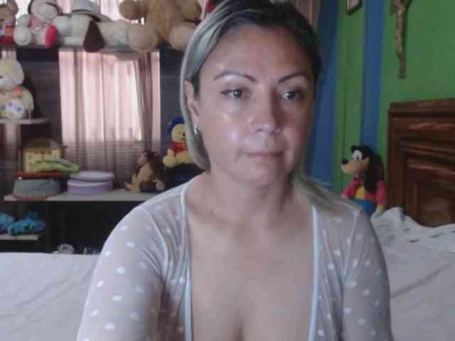 Charlizetheron1 webcam