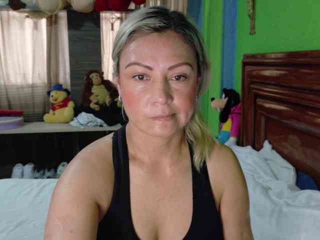 Charlizetheron1 webcam