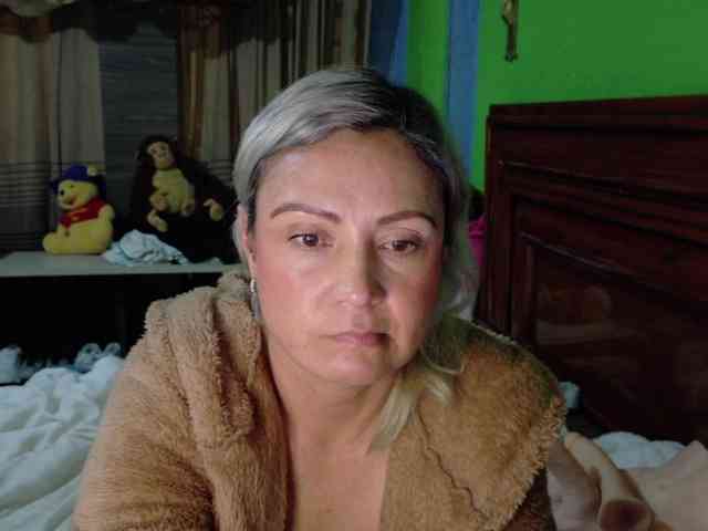 Charlizetheron1 webcam