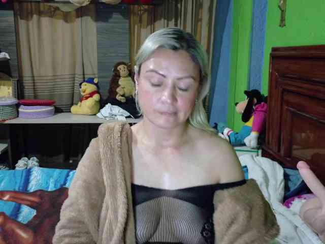 Charlizetheron1 webcam