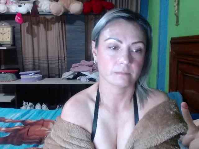 Charlizetheron1 webcam