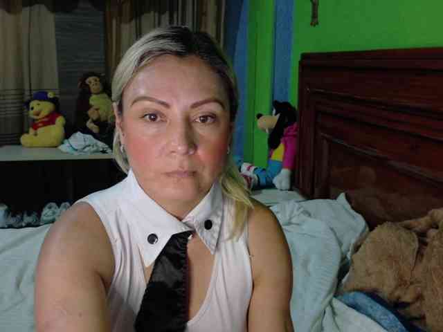 Charlizetheron1 webcam