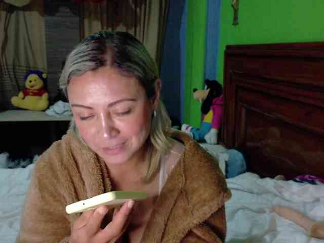 Charlizetheron1 webcam