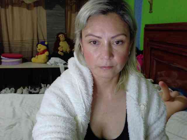 Charlizetheron1 webcam