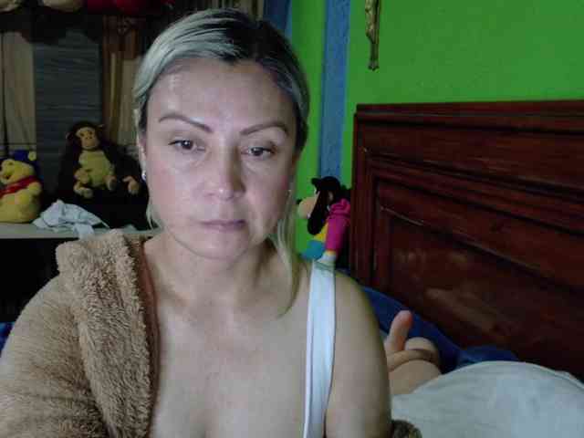 Charlizetheron1 webcam