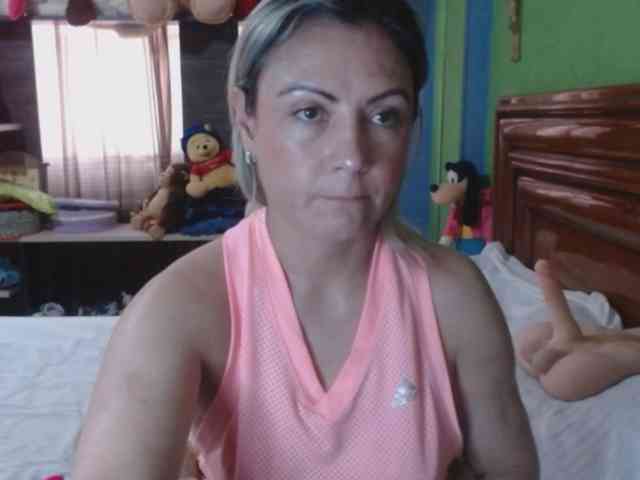 Charlizetheron1 webcam