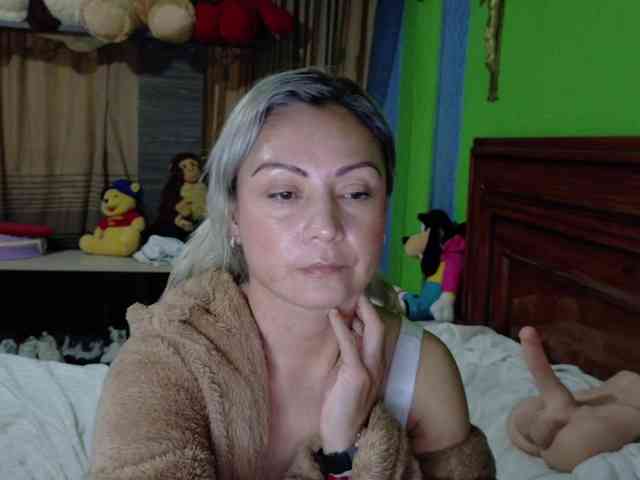 Charlizetheron1 webcam