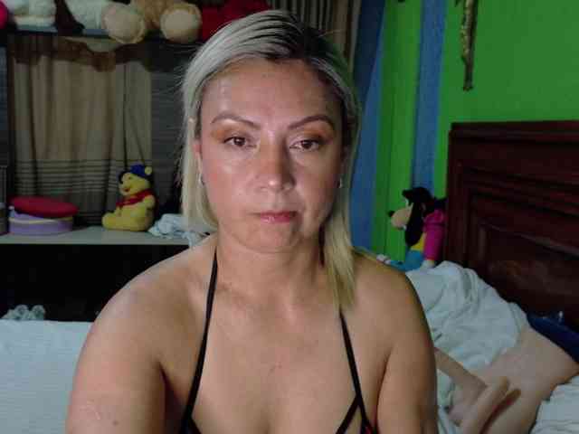 Charlizetheron1 webcam