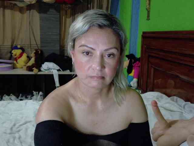 Charlizetheron1 webcam