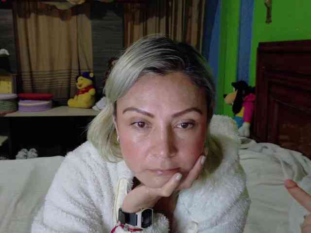 Charlizetheron1 webcam