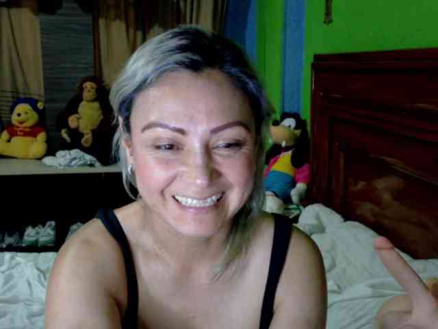 Charlizetheron1 webcam