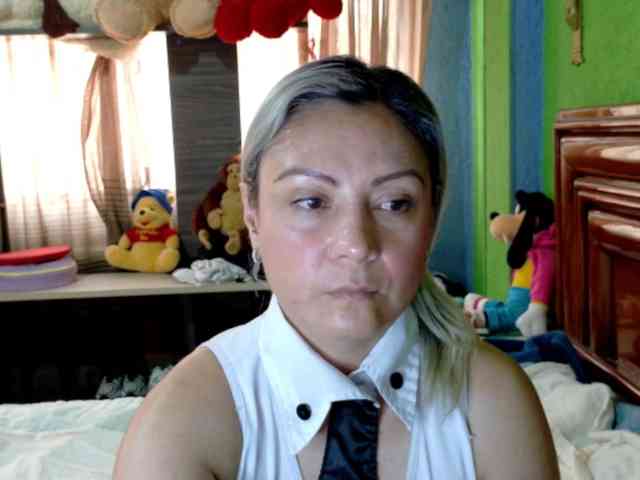 Charlizetheron1 webcam