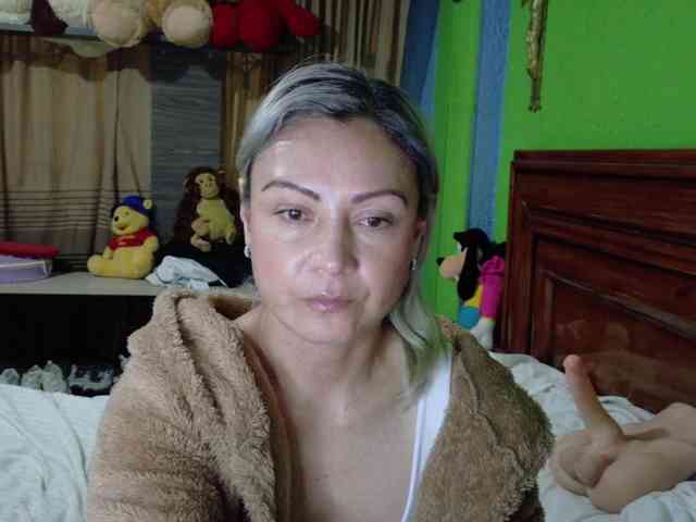 Charlizetheron1 webcam