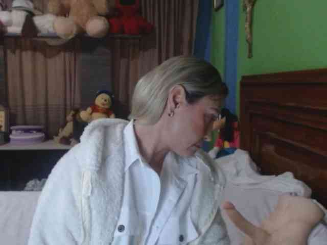 Charlizetheron1 webcam