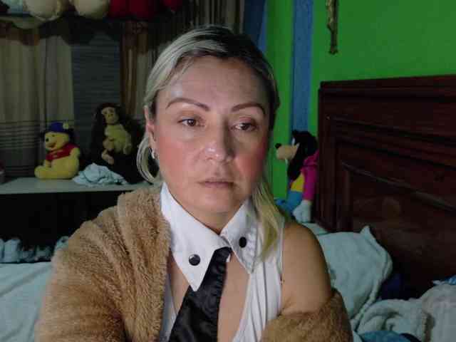 Charlizetheron1 webcam