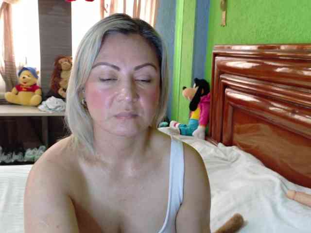 Charlizetheron1 webcam