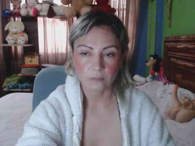 Charlizetheron1 webcam