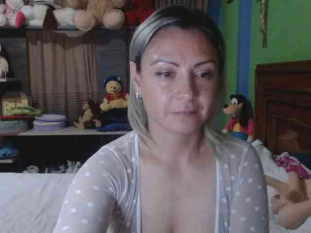 Charlizetheron1 webcam