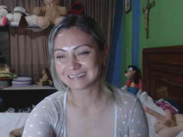 Charlizetheron1 webcam