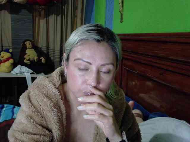 Charlizetheron1 webcam