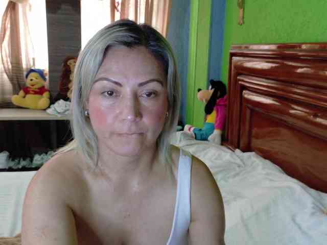 Charlizetheron1 webcam