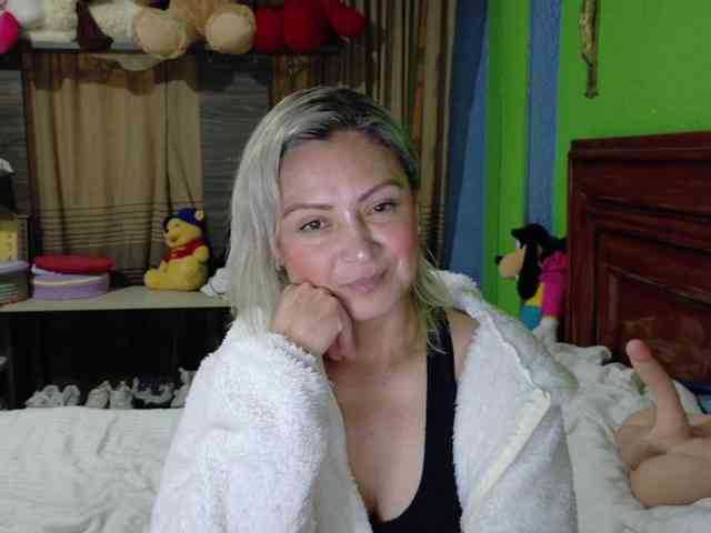 Charlizetheron1 webcam