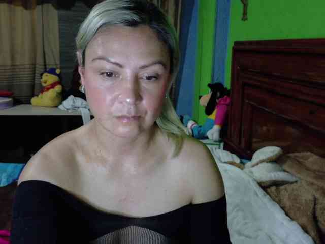 Charlizetheron1 webcam