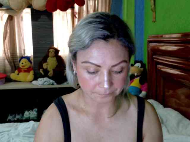 Charlizetheron1 webcam