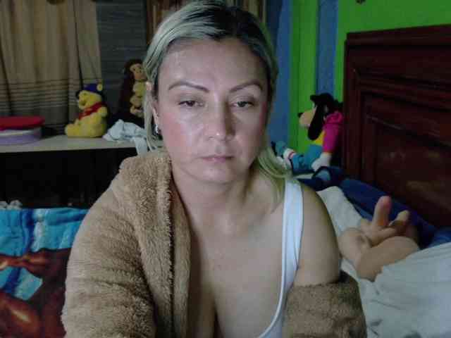 Charlizetheron1 webcam