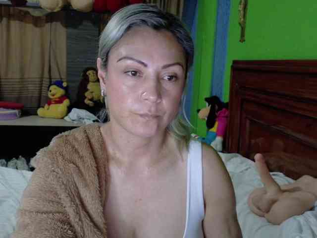 Charlizetheron1 webcam