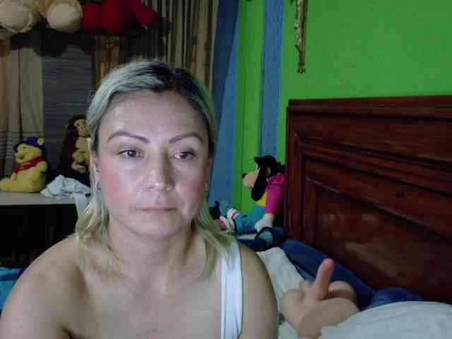 Charlizetheron1 webcam