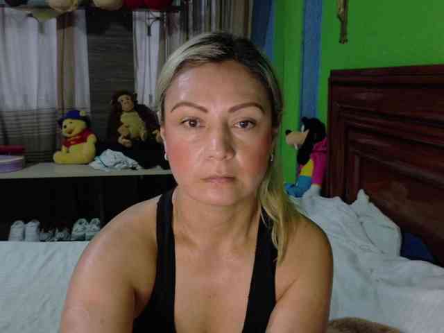 Charlizetheron1 webcam