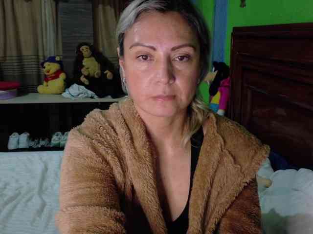 Charlizetheron1 webcam