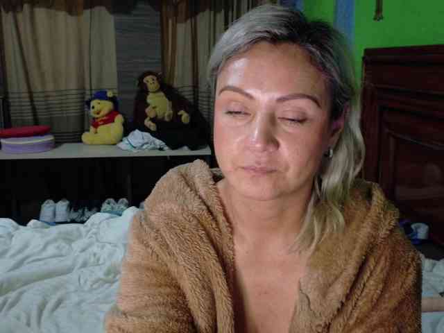 Charlizetheron1 webcam