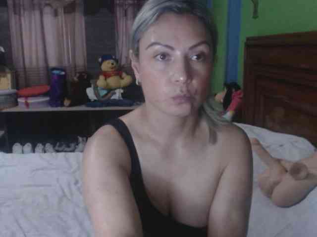 Charlizetheron1 webcam