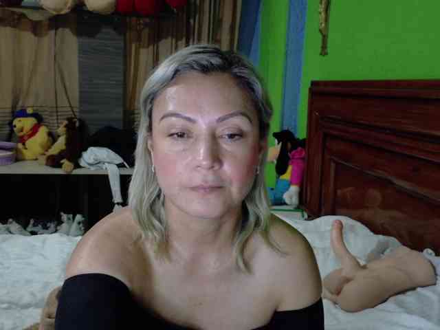 Charlizetheron1 webcam