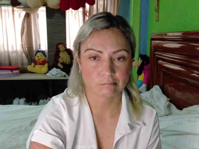 Charlizetheron1 webcam