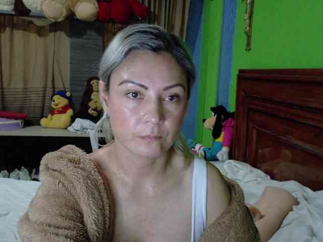 Charlizetheron1 webcam