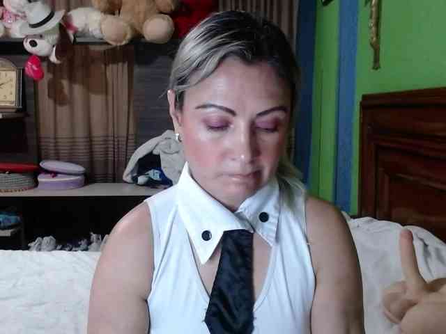 Charlizetheron1 webcam