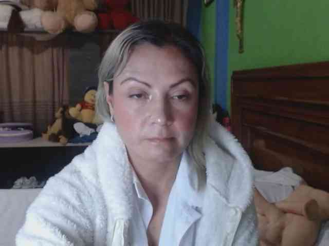 Charlizetheron1 webcam