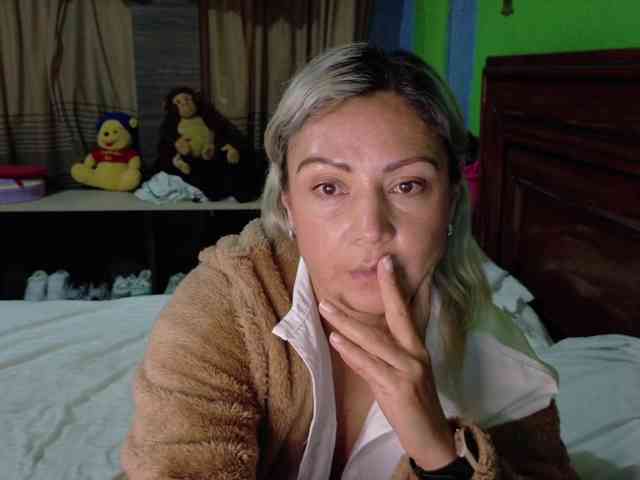 Charlizetheron1 webcam