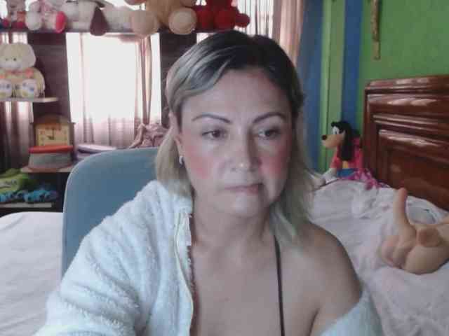 Charlizetheron1 webcam